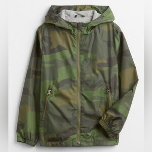 GAP Boys Hooded Wind Breaker. Size 10 (L). Color Green Camo.